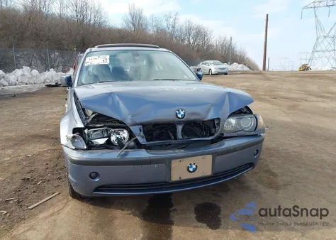 2004 BMW 325Xi z USA, uszkodzony, nr VIN WBAEU33454PR07976